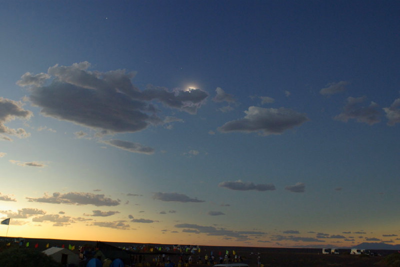 Eclipse Totale Soleil Santanghu Nuage