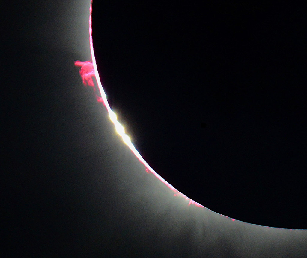 Eclipse Totale Soleil 2016 Ternate C2 Grain Baily Protubérance Jaime Vilinga Moluques Nord Maluku Utara Indonésie